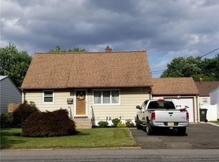 368 Wood Ave, Iselin, NJ 08830