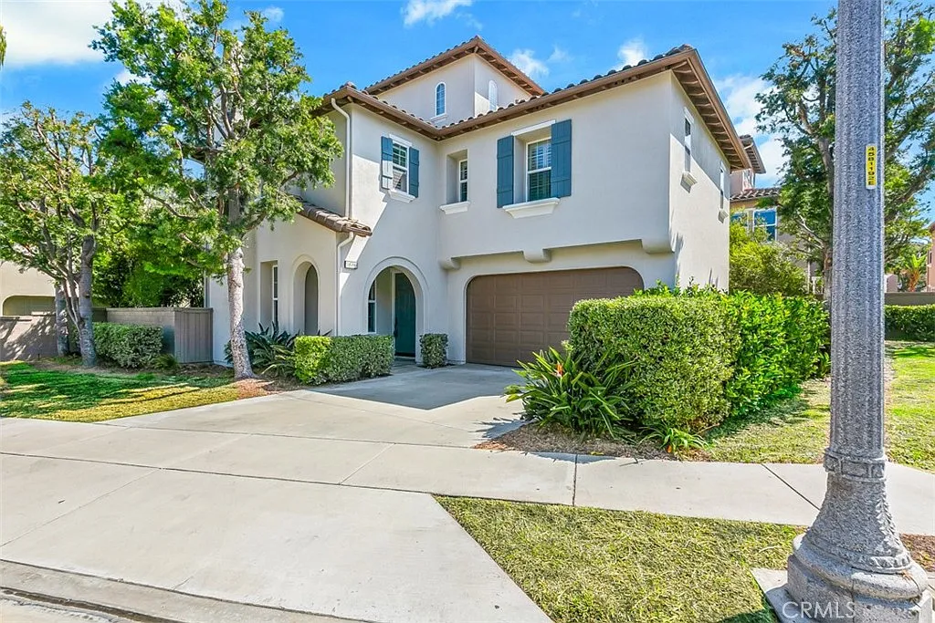 3 bed, 3.5 bath, 2649 sqft, $6,500 — Photo 1