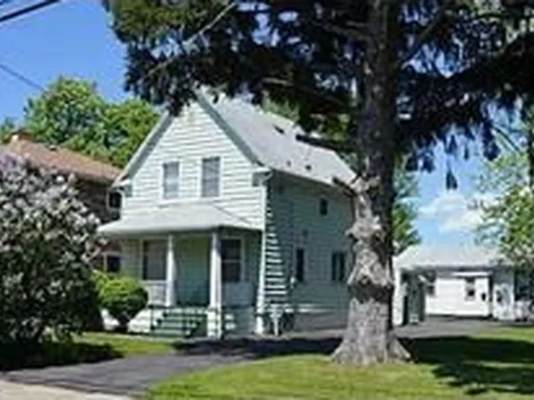 60 Newman St, Lackawanna, NY 14218