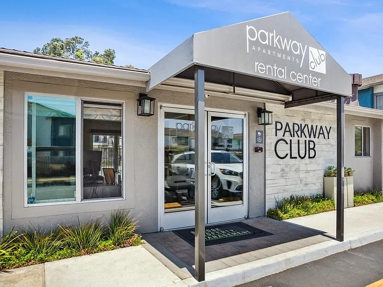 Parkway Club — Photo 18