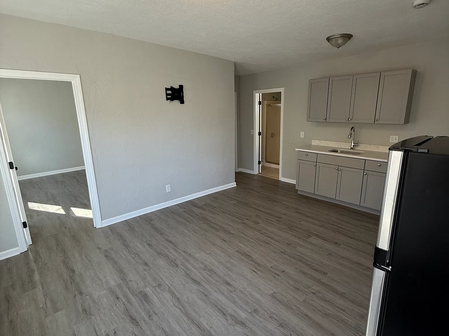2 bed, 900 sqft, $2,350 — Photo 3
