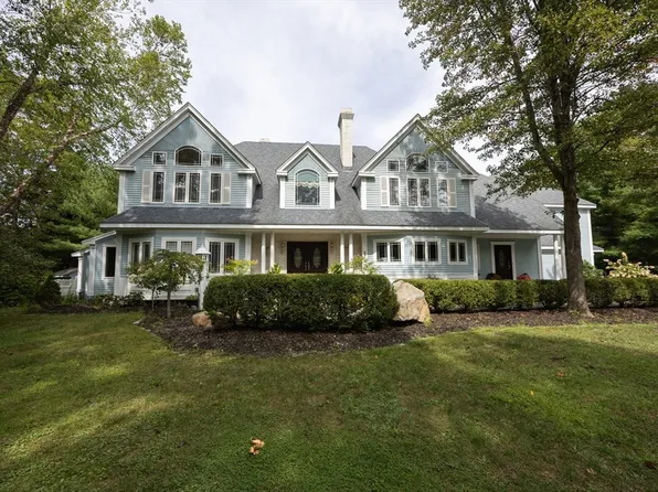 27 Elizabeth Rd, Hopkinton, MA 01748