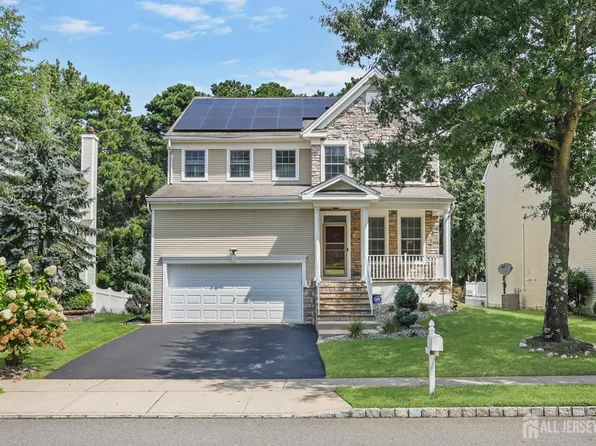 32 Walden Ct, Old Bridge, NJ 08857