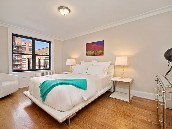 5th image of 13235 Sanford Ave APT 609