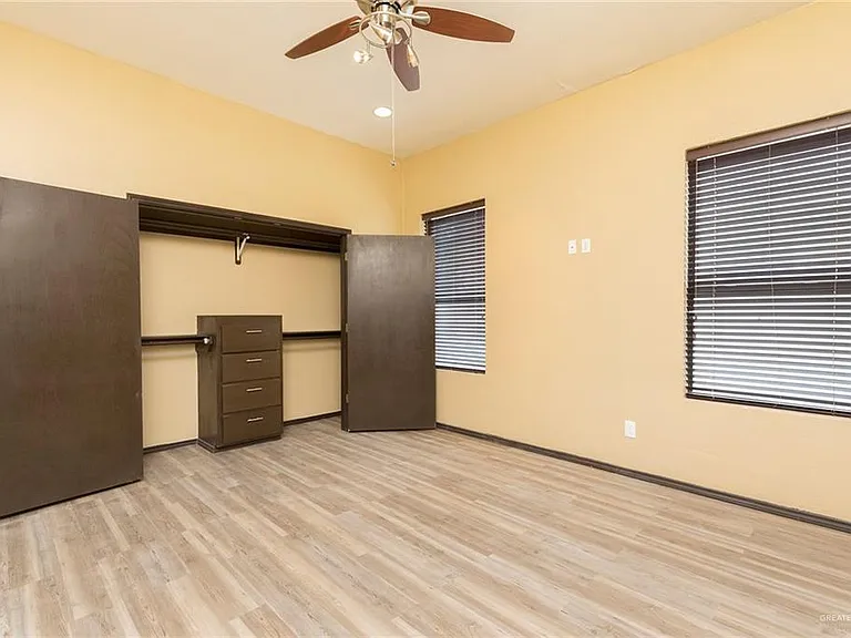 2037 S 45th St — Photo 23