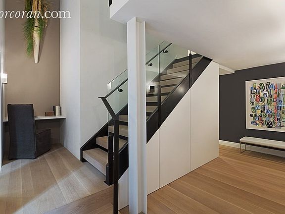 4th image of 421 Hudson St APT M1