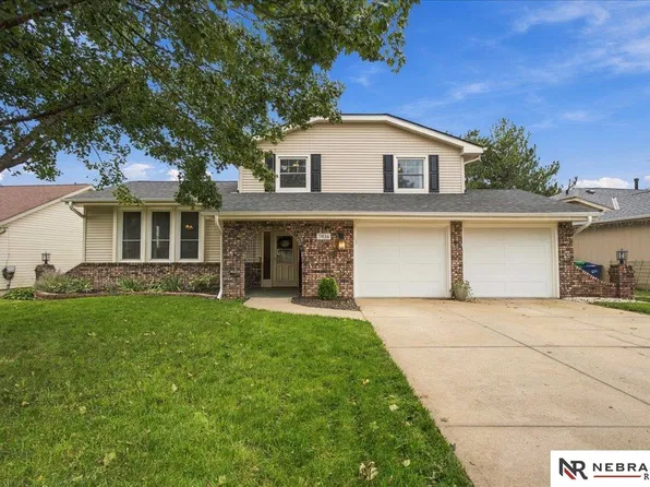 7816 Arrowrock Dr, Bellevue, NE 68157