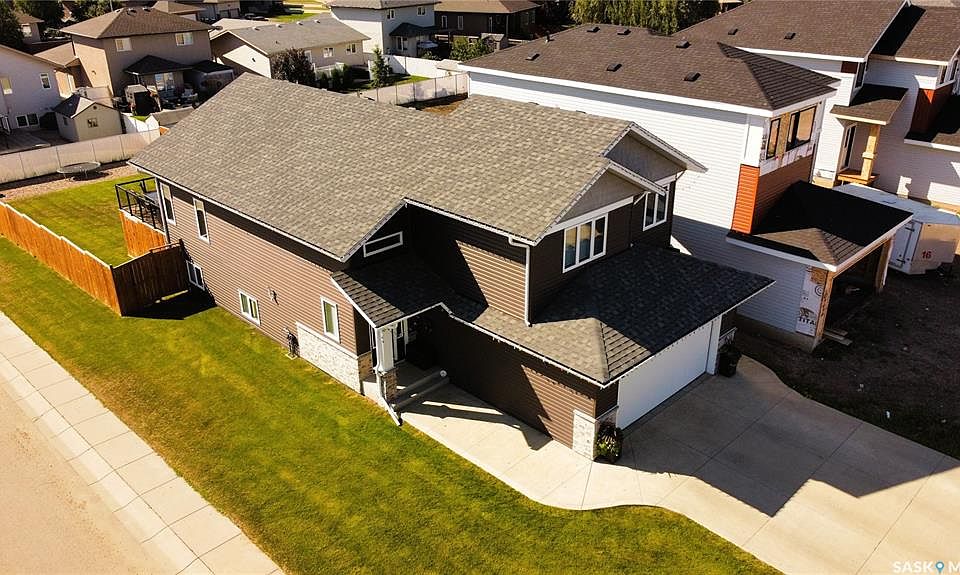 1st image of 626 Kinloch CRESCENT