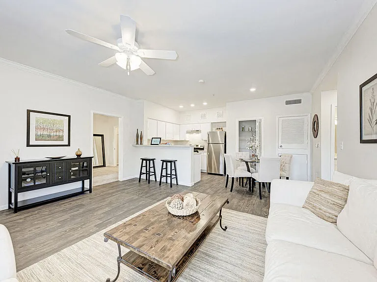 Chandler Creek Apartments — Photo 15