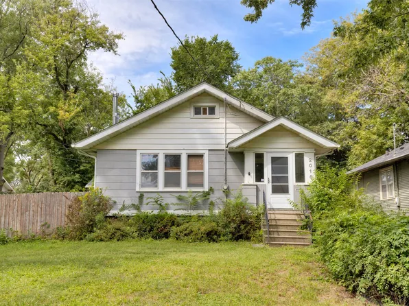 2016 30th St, Des Moines, IA 50310