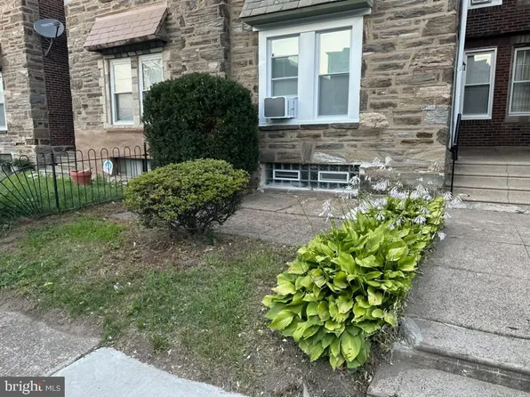 5645 Rosehill St, Philadelphia, PA 19120