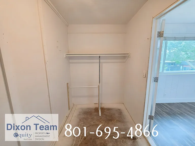 2327 Chateau Dr #1 — Photo 13