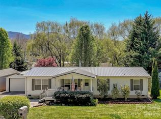 233 4th St, Waynesville, NC 28786