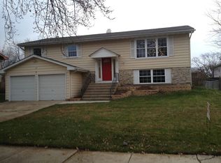 513 W Briarcliff Rd, Bolingbrook, IL 60440