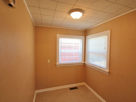 4th image of 3819 Burwell St