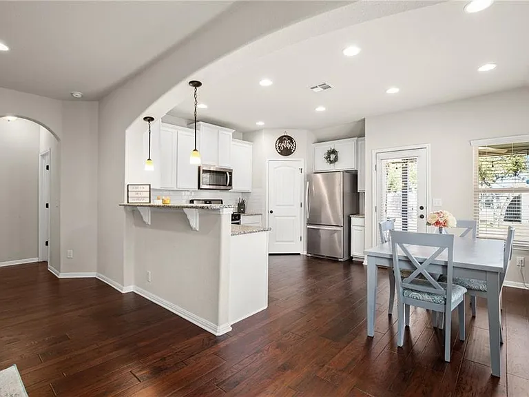 117 Beech Creek Ln — Photo 3
