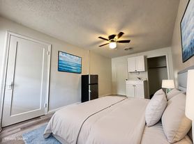 Updated Studio Apartment - 1 Bath Unit 8