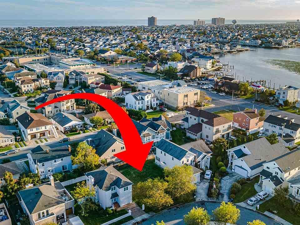 1st image of 61 Bayside Ct