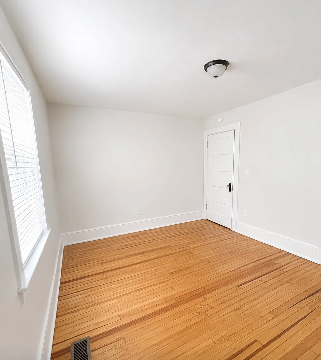 3 bed, 1100 sqft, $1,600 — Photo 4