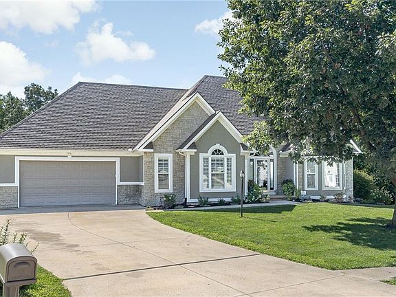 2nd image of 3402 Waterford Ct