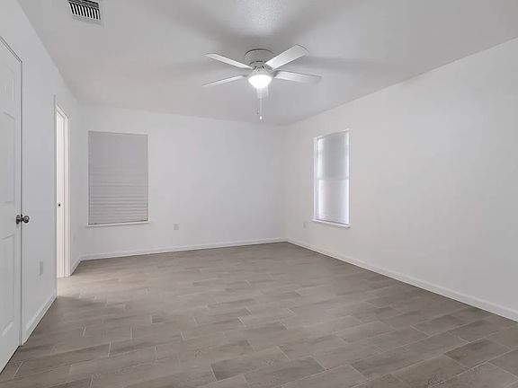 3rd image of 934 Yucca St