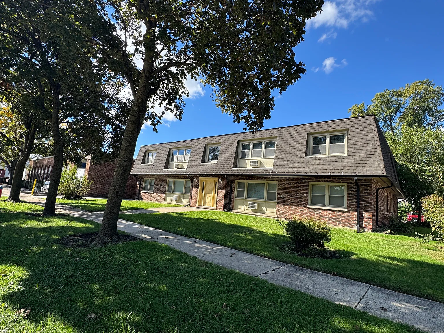 2 bed, $1,800 — Photo 1