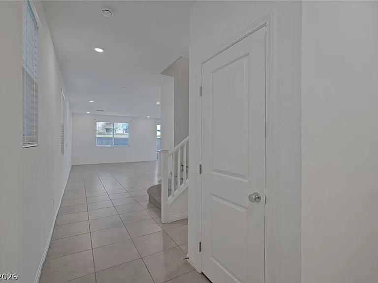 8454 Vacarez Dr — Photo 5