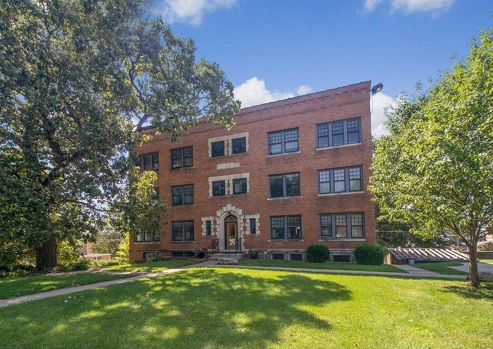 1st image of 1902 Woodland Ave APT 101