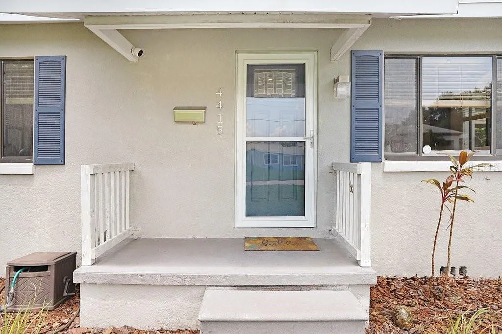 3 bed, 2.0 bath, 1406 sqft, $2,950 — Photo 2