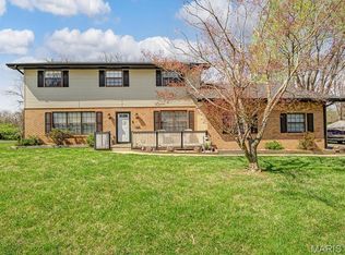 39 Gamlin Dr, Fairview Heights, IL 62208