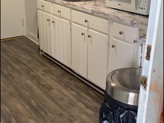 Kitchen - main entrance