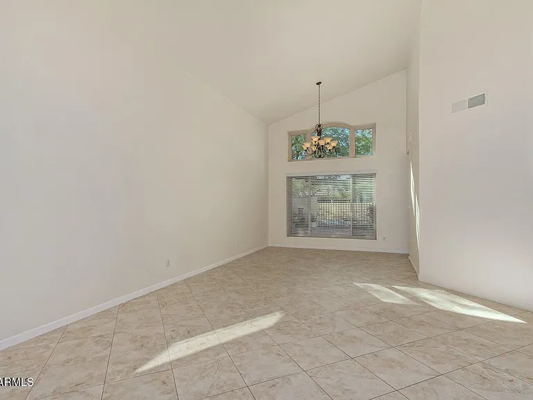 9414 S 51st St — Photo 5