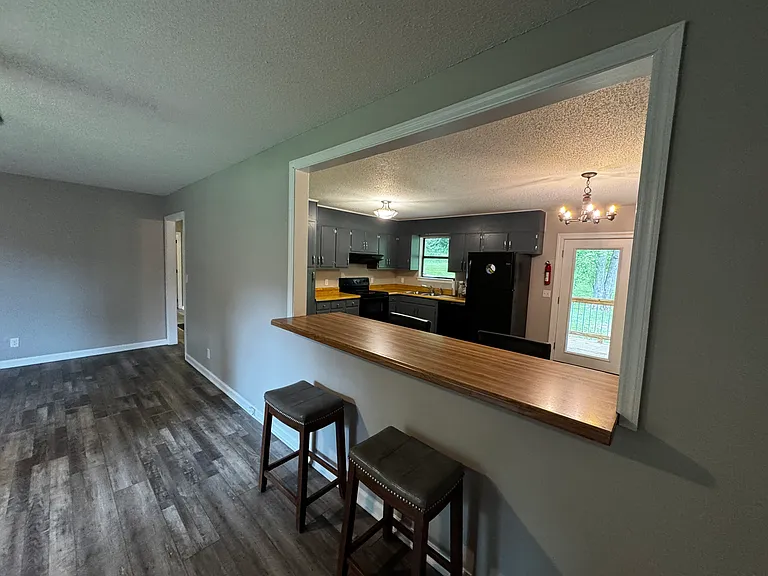 281 Montlake Rd — Photo 8