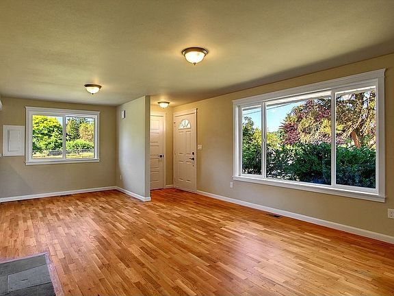4th image of 11800 55th Ave NE