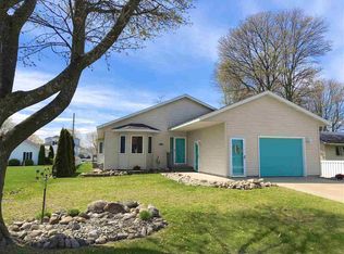 308 E Jamet St, Mackinaw City, MI 49701