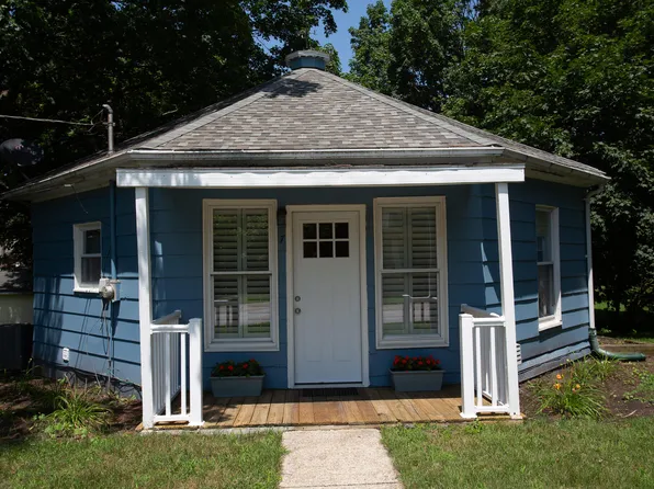 7 E Valparaiso St, Westville, IN 46391