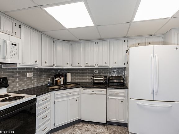 4th image of 11 W Green St APT 507