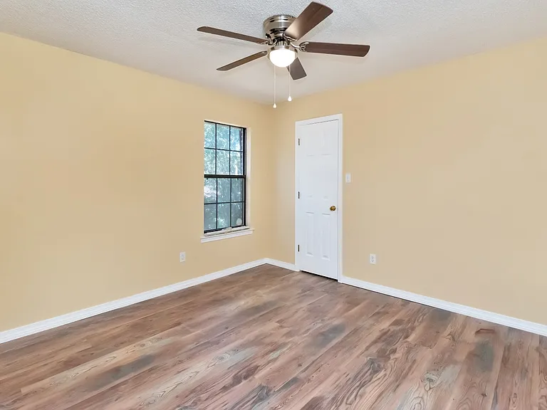 3057 Brookline Dr W — Photo 14