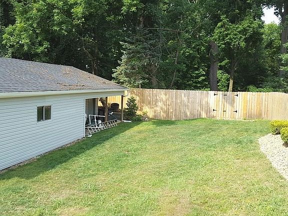 4th image of 9060 McKinley Dr