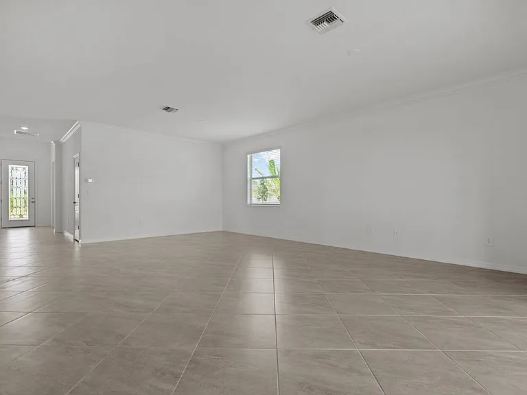 4363 Lemongrass Dr — Photo 7