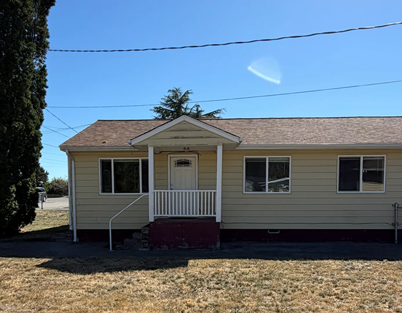 3 Bedroom in Bremerton — Photo 1