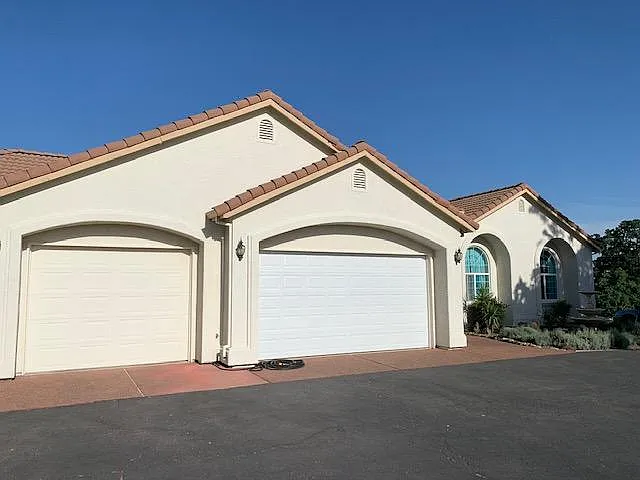 21862 Los Altos Dr photo 1
