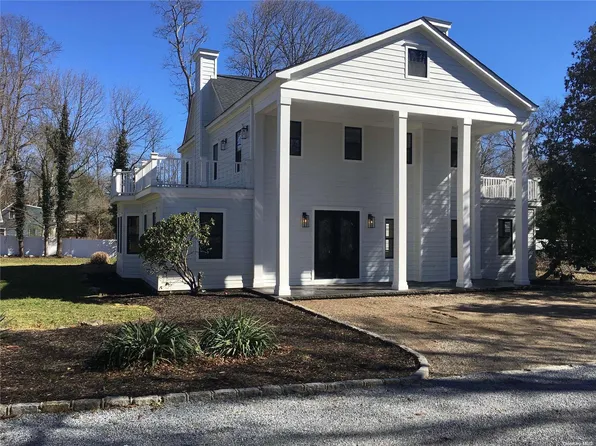 19 Thompson Hill Road, Saint James, NY 11780