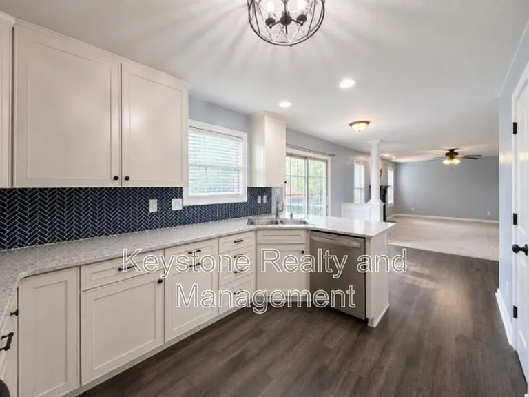 3329 Melissa Ln — Photo 3