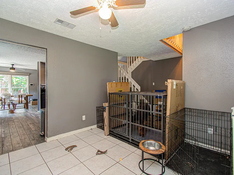 2122 Courtshire Ln — Photo 7