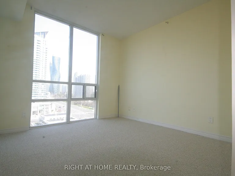 3504 Hurontario St #907 — Photo 7