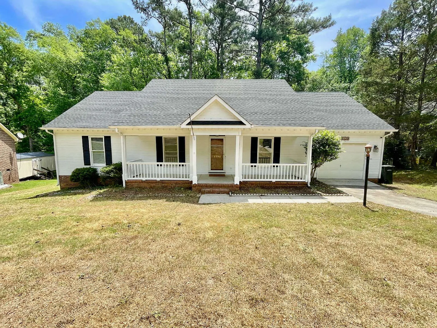 4 bed, 2.0 bath, 1426 sqft, $1,795 — Photo 1
