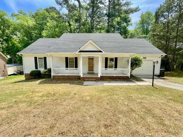 6736 Saint Julian Way, Fayetteville, NC 28314
