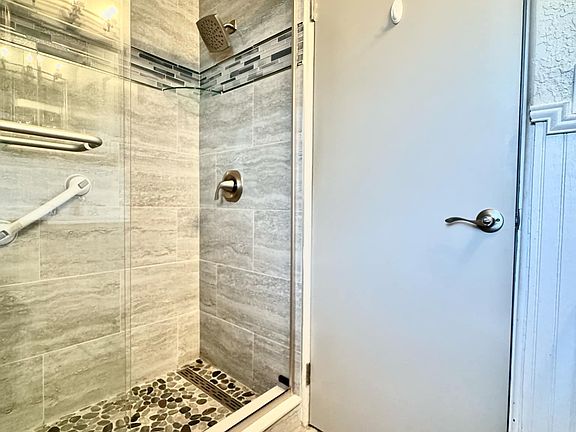 5th image of 32651 Lakeshore Dr