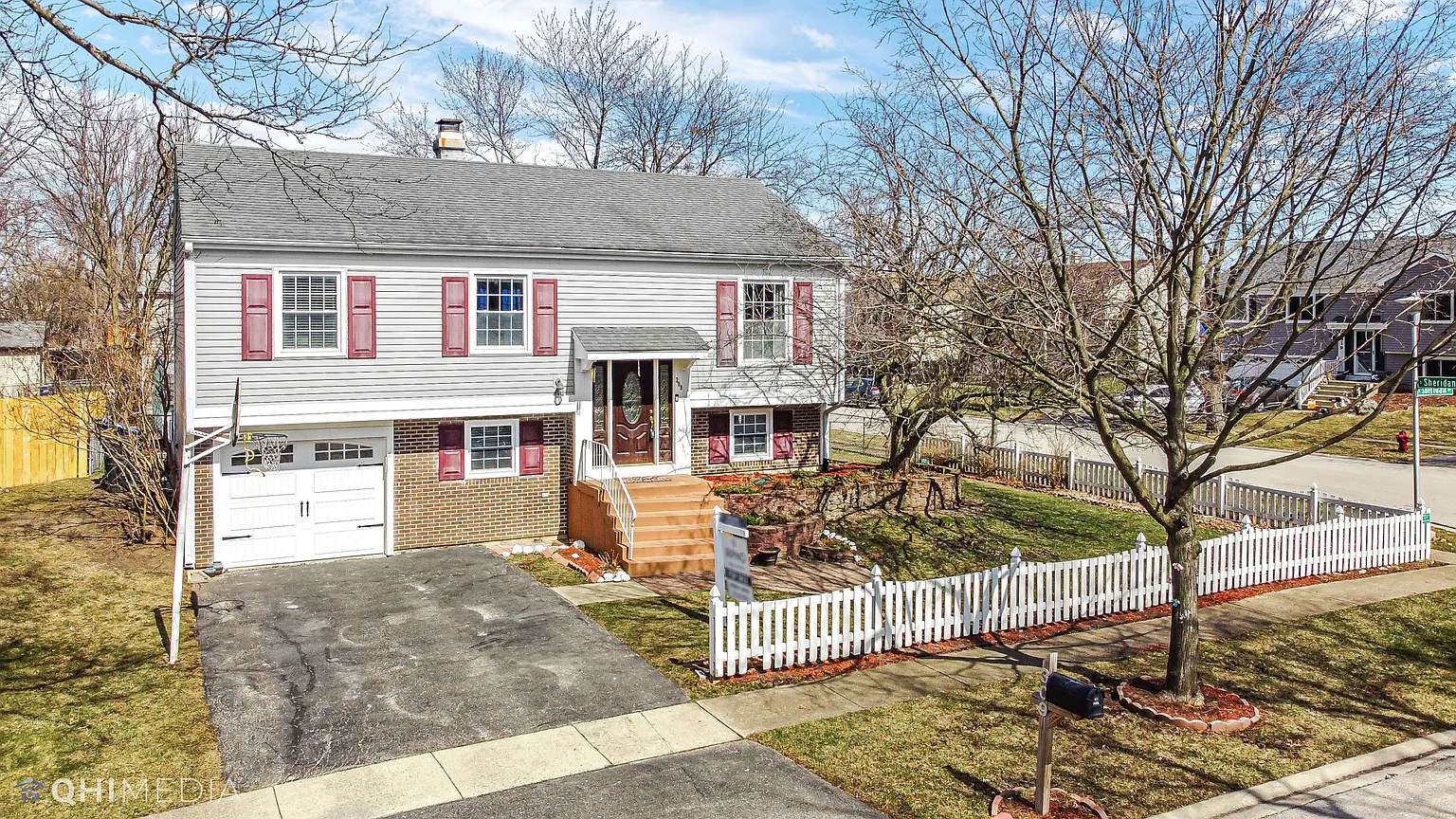 309 E Sheridan Dr photo 1